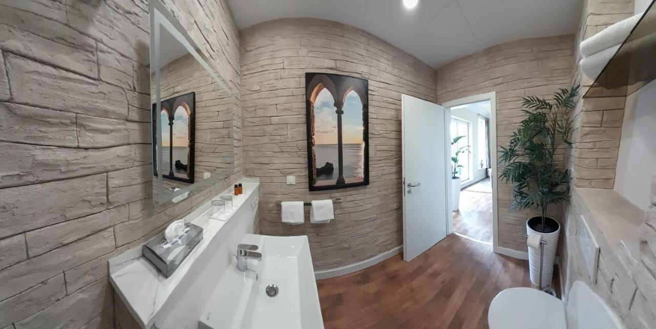 Hotel Garni Am Schloss Kottenheim エクステリア 写真